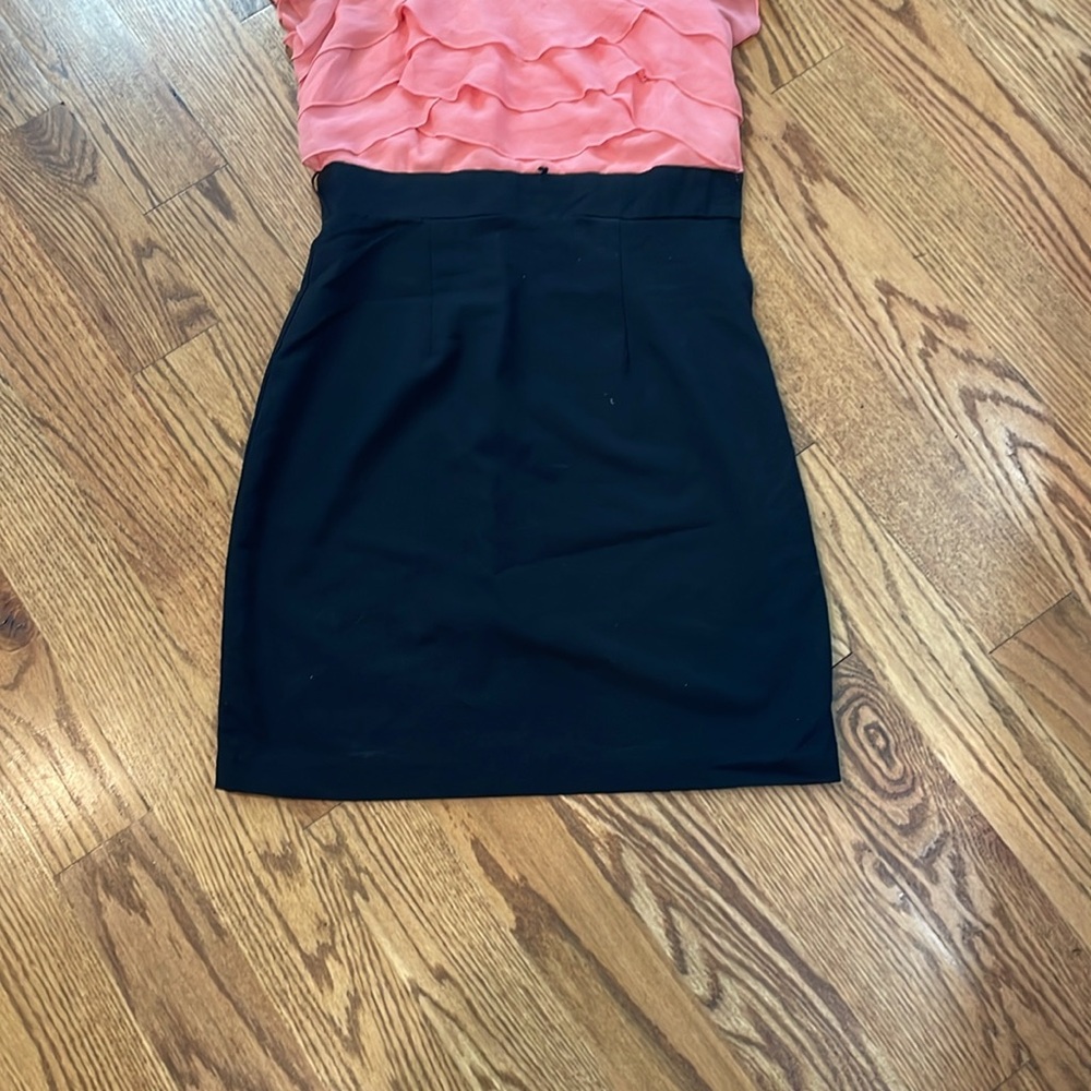 Women’s Dress. Size 3. Excellent Condition. iZ Byer Brand. - Picture 4 of 10